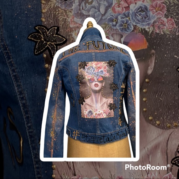 The future is female jacket - Picture 3 of 5